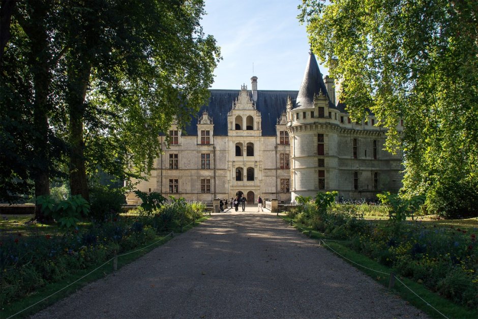 Замок Кинель во Франции