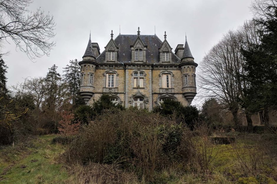 Двухсотлетний замок во Франции