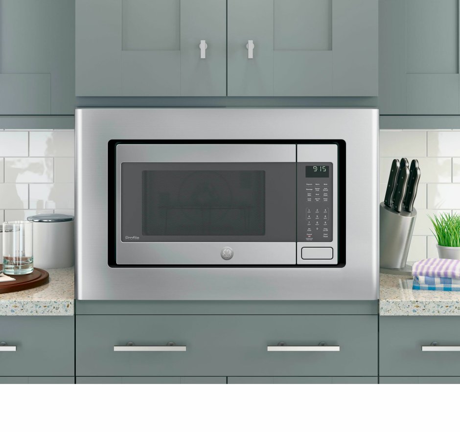 Встраиваемая микроволновая печь в интерьере кухни