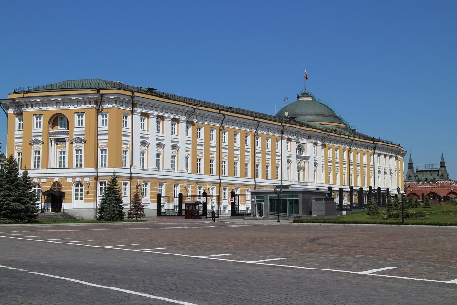 Сенатский дворец и большой Кремлевский дворец
