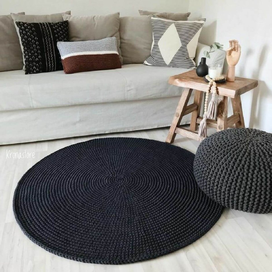 Коврик из трикотажной пряжи