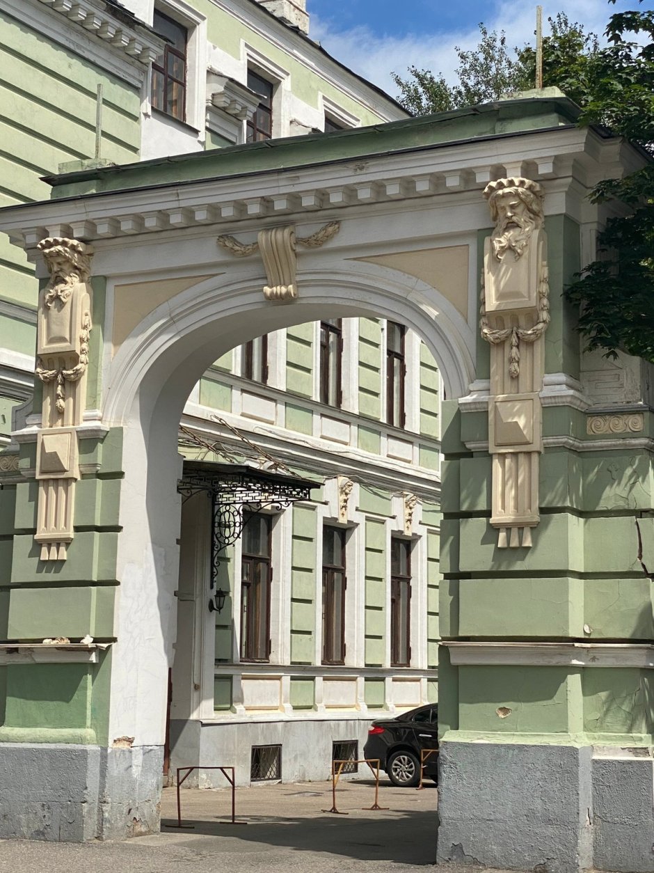 Особняком а.в. Морозова в Подсосенском переулке