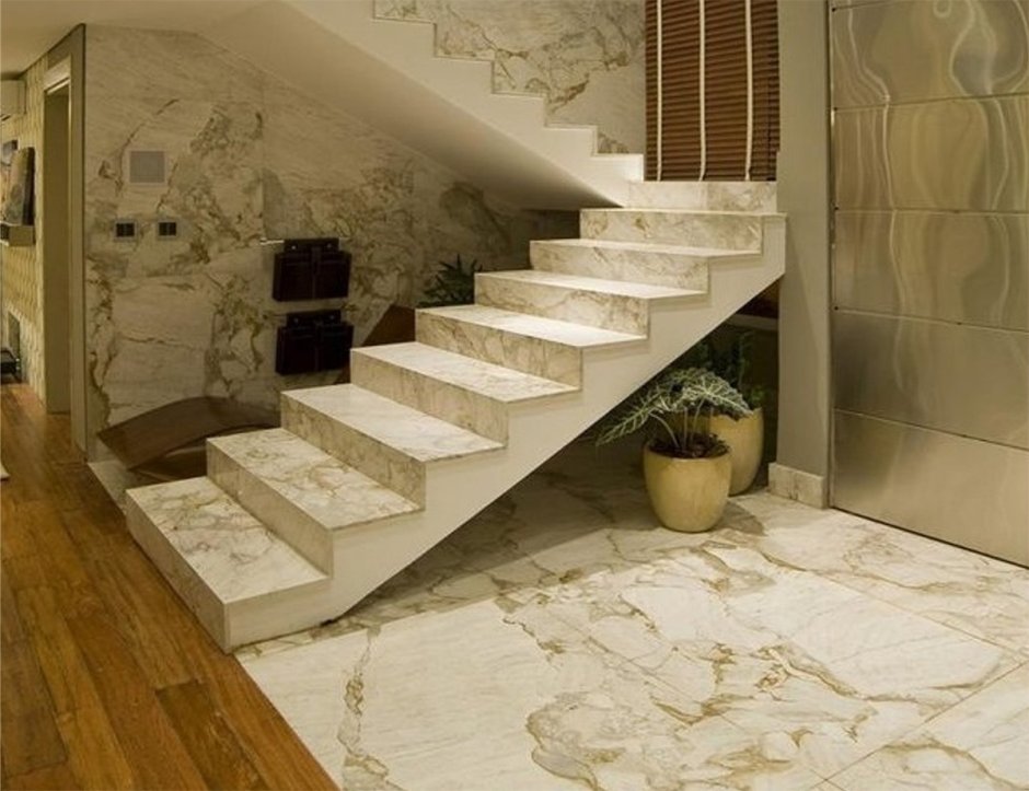Лестница мраморная Calacatta