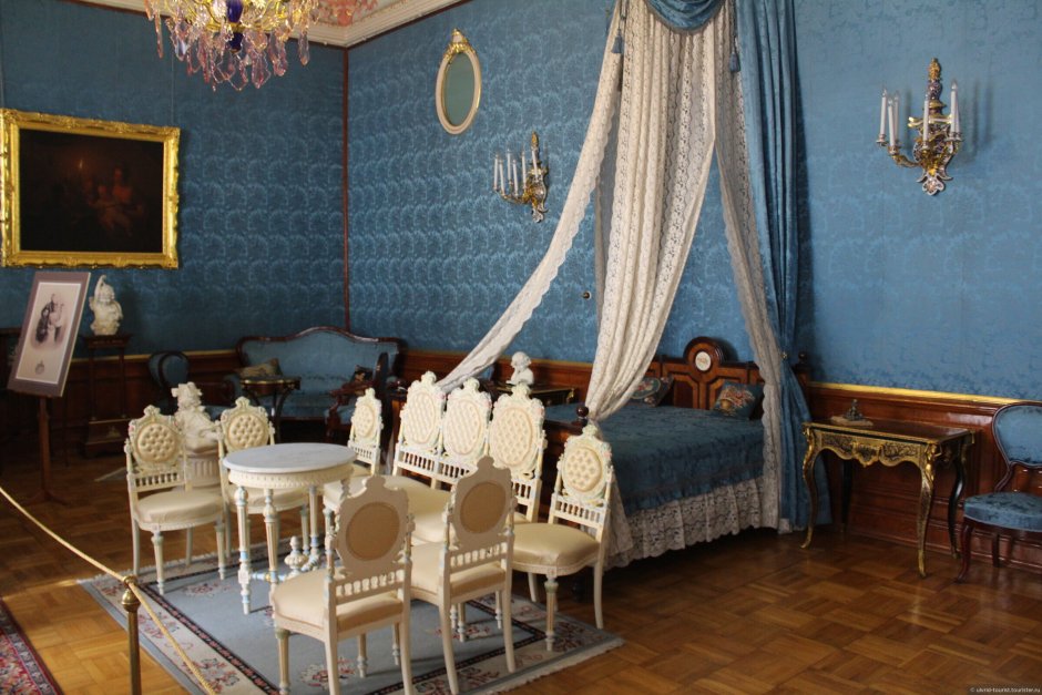 Красная гостиная Юсуповского дворца