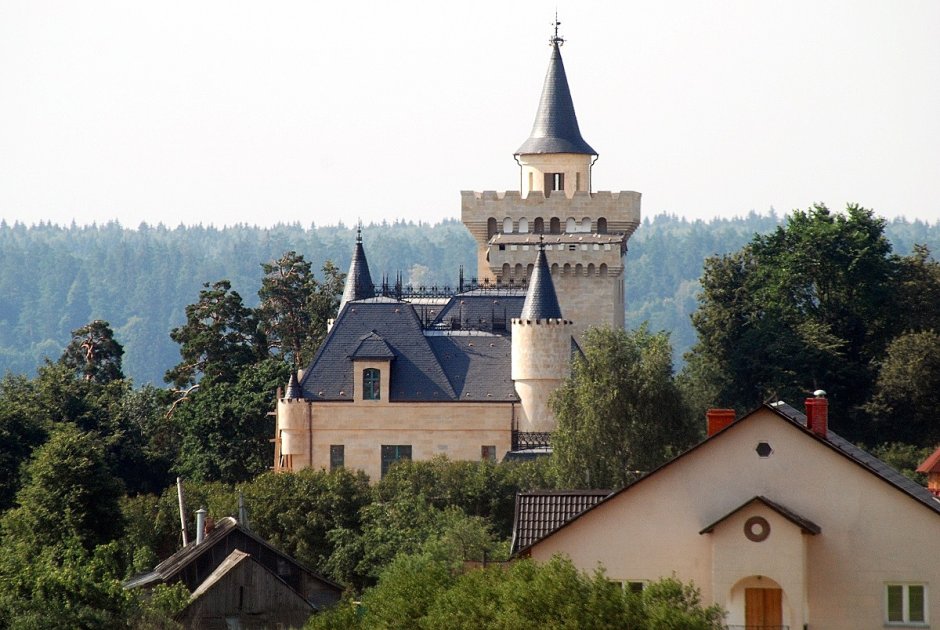 Замок де Валь (Château de Val)