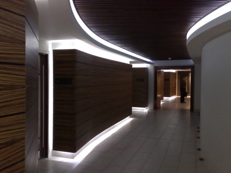 Плинтус напольный PN 050 led