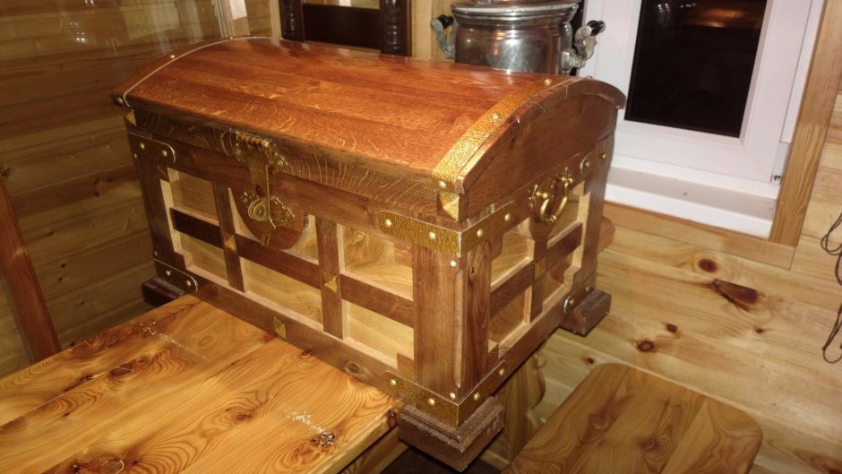 Сундук из дуба