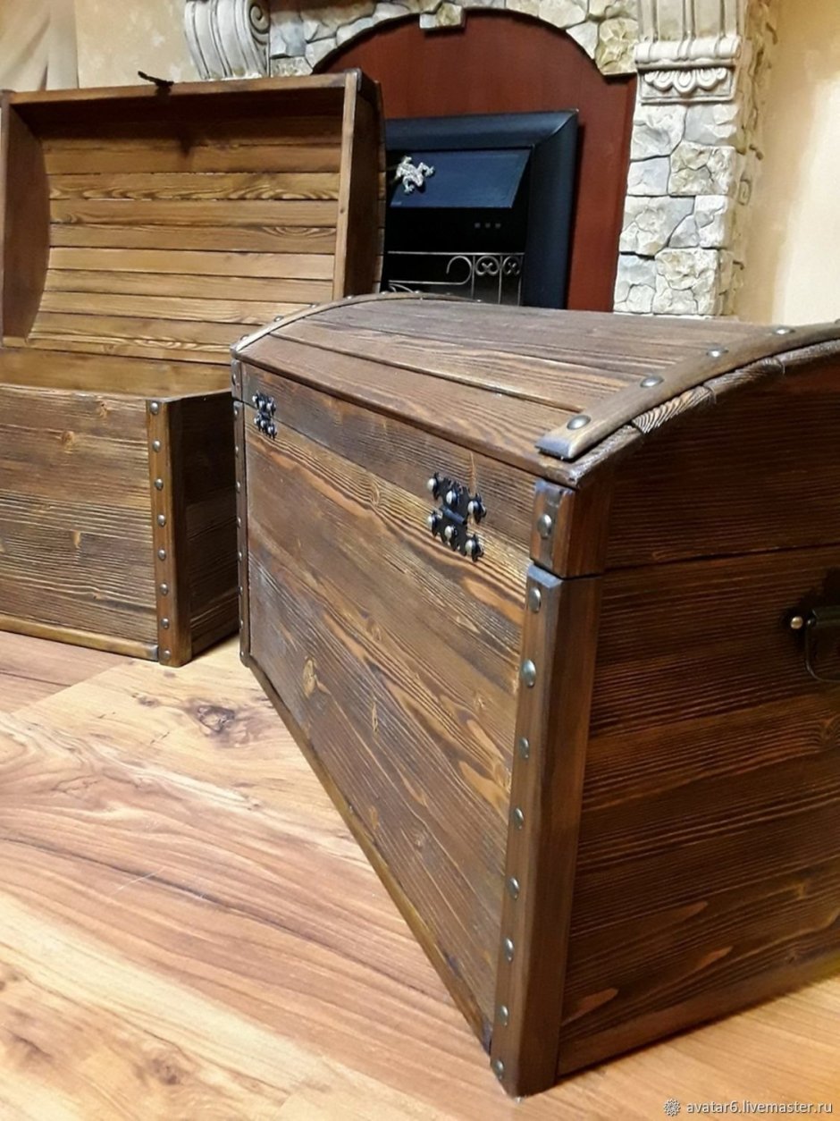 Сундук напольный деревянный