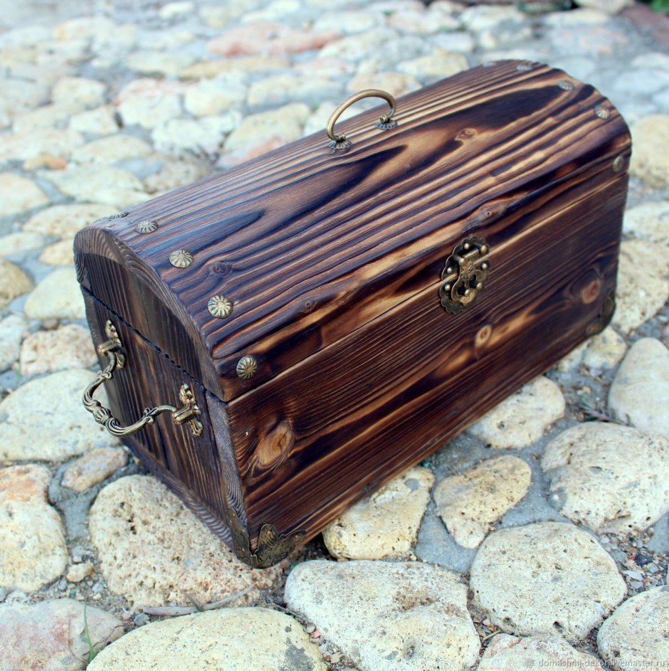 Рундук деревянный