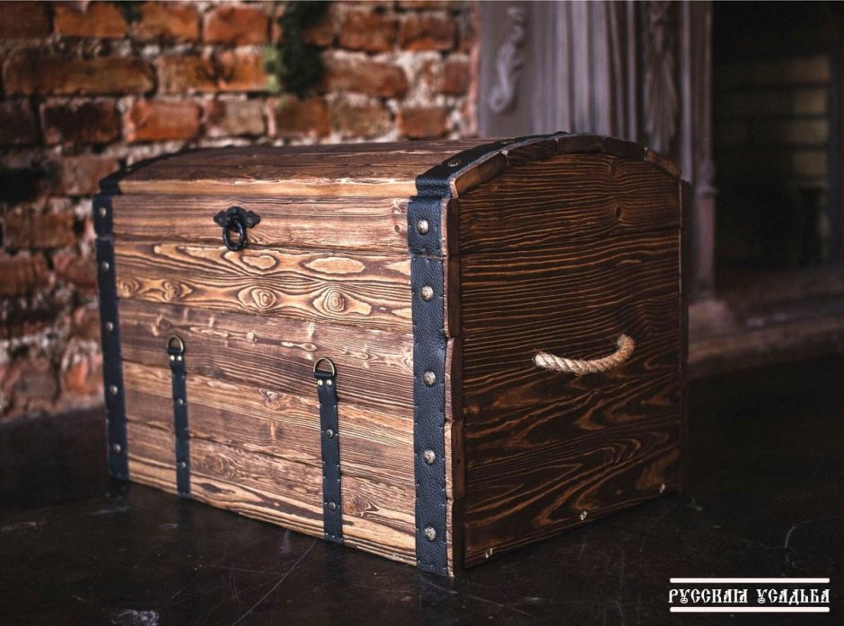Сундук деревянный