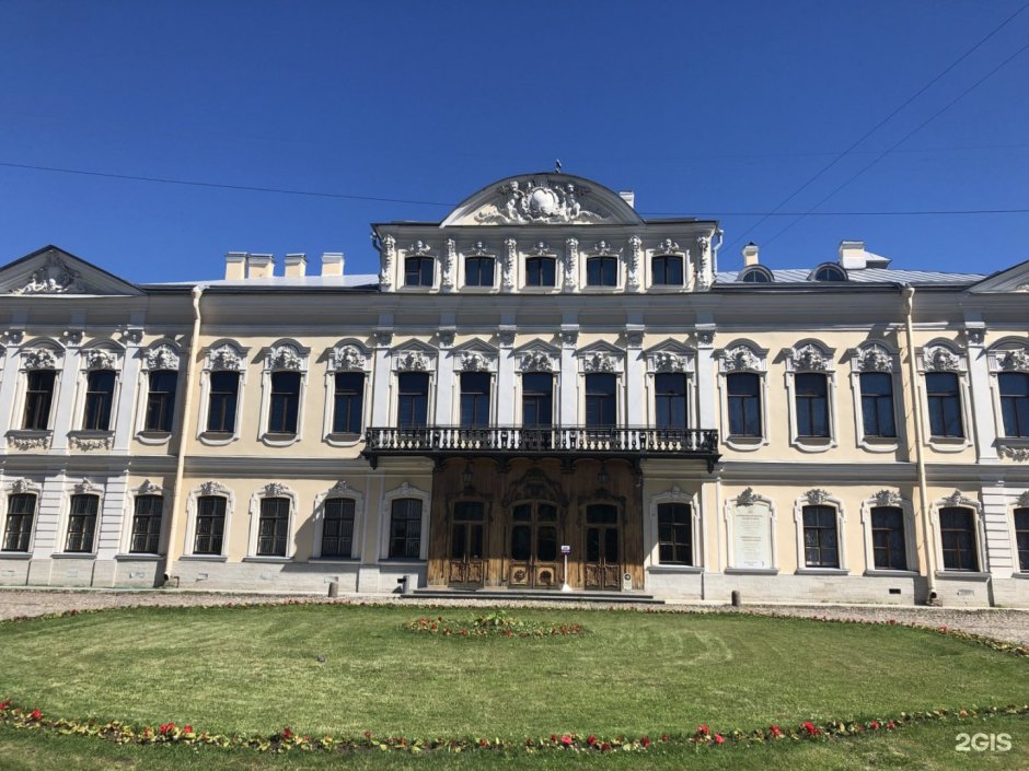 Шереметьевский дворец на Стачек