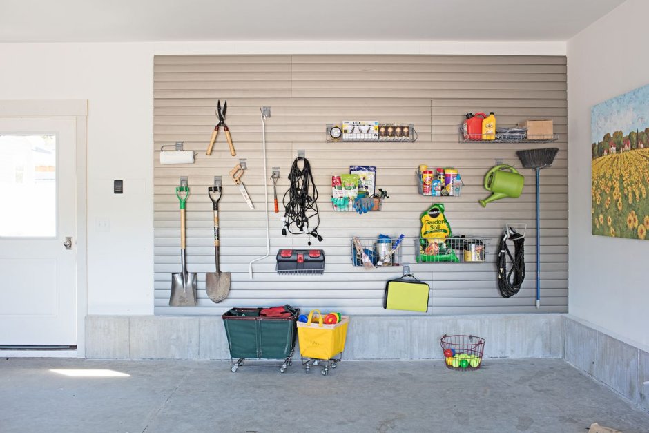 Стена гаража инструменты фотообои