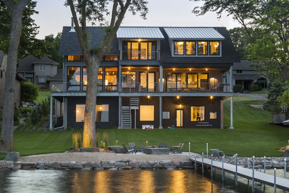 Дом у озера Квебек Канада