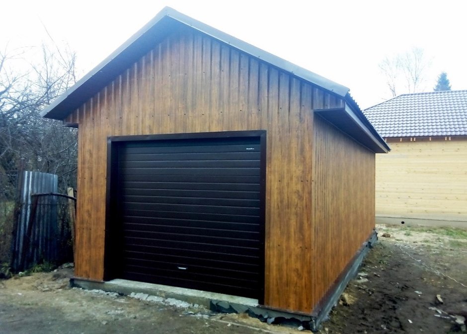 Проект гаража с боковым навесом