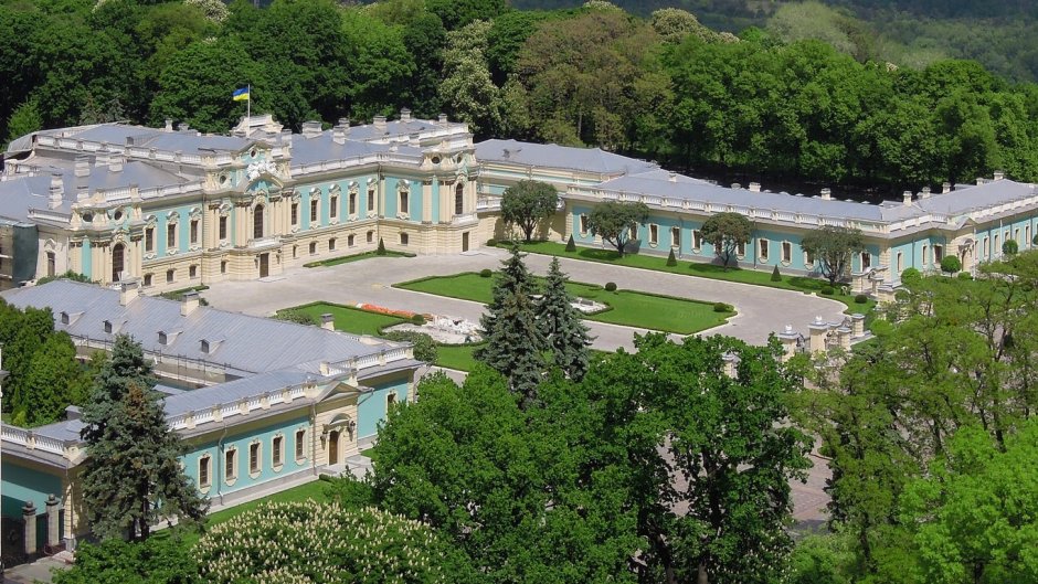 Мариинский дворец Киев парковый фасад