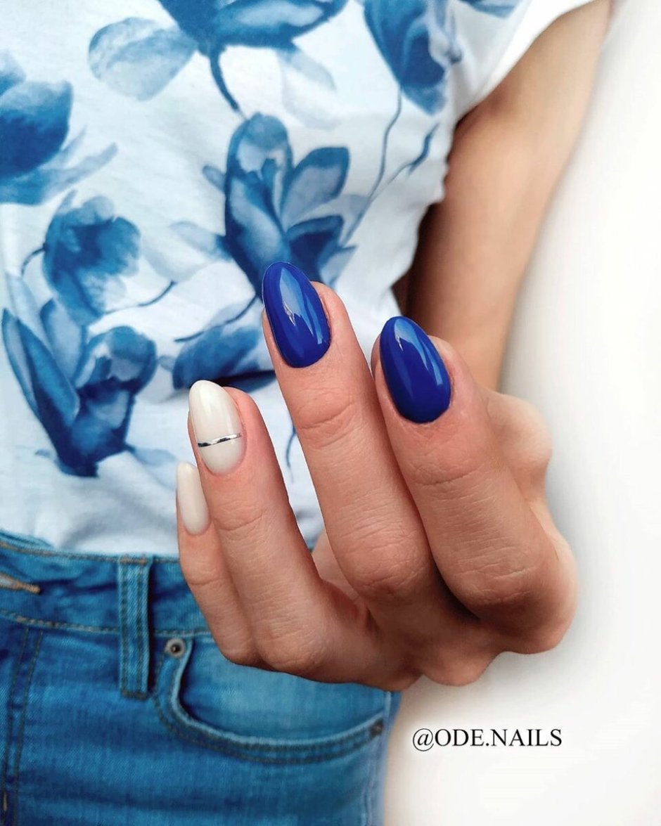 Нежные синие ногти