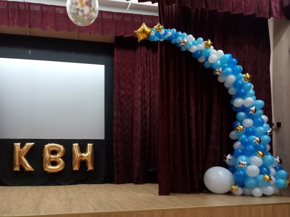 Украшение зала шарами на выпускной