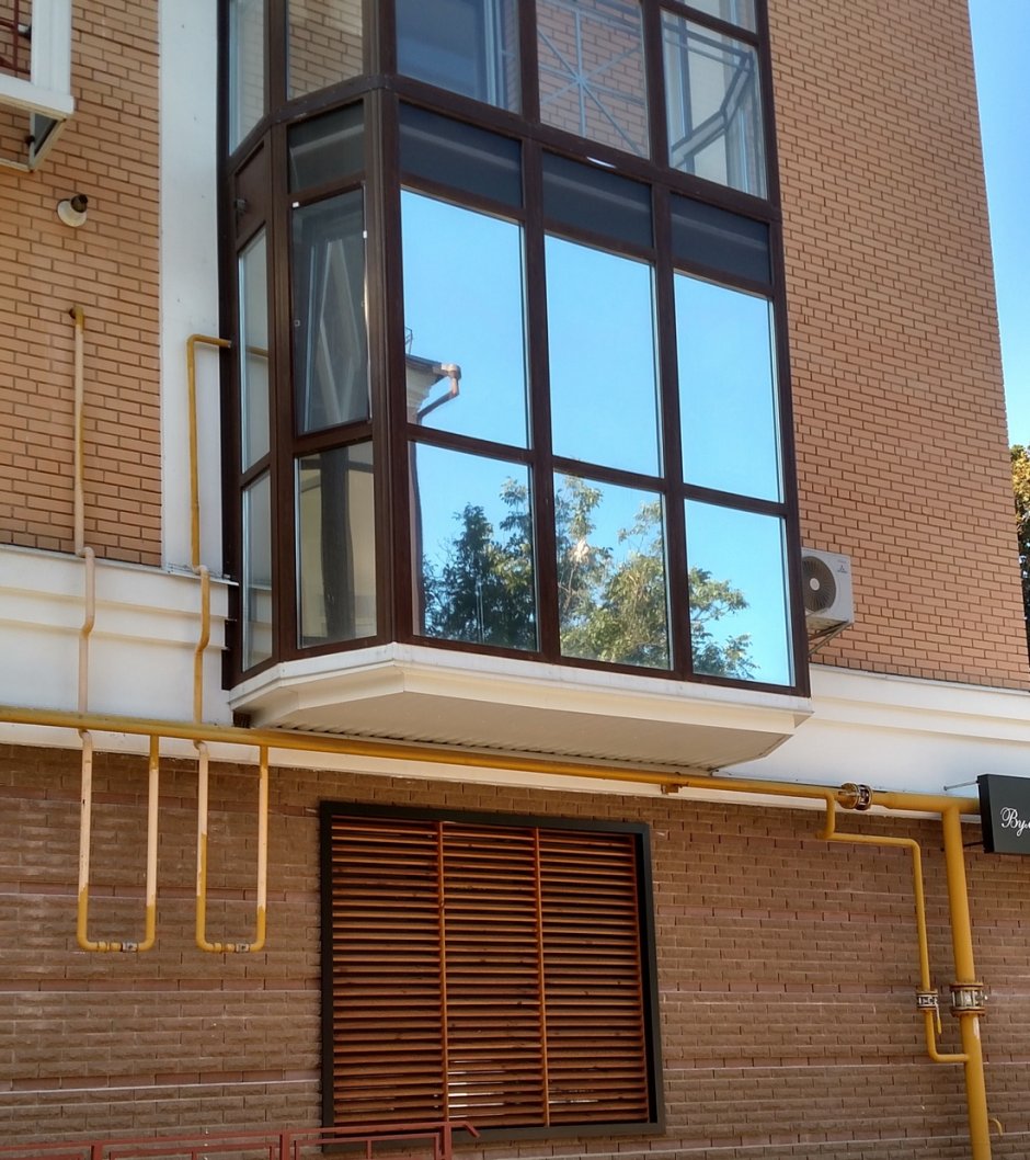Остекление балкона от пола до потолка