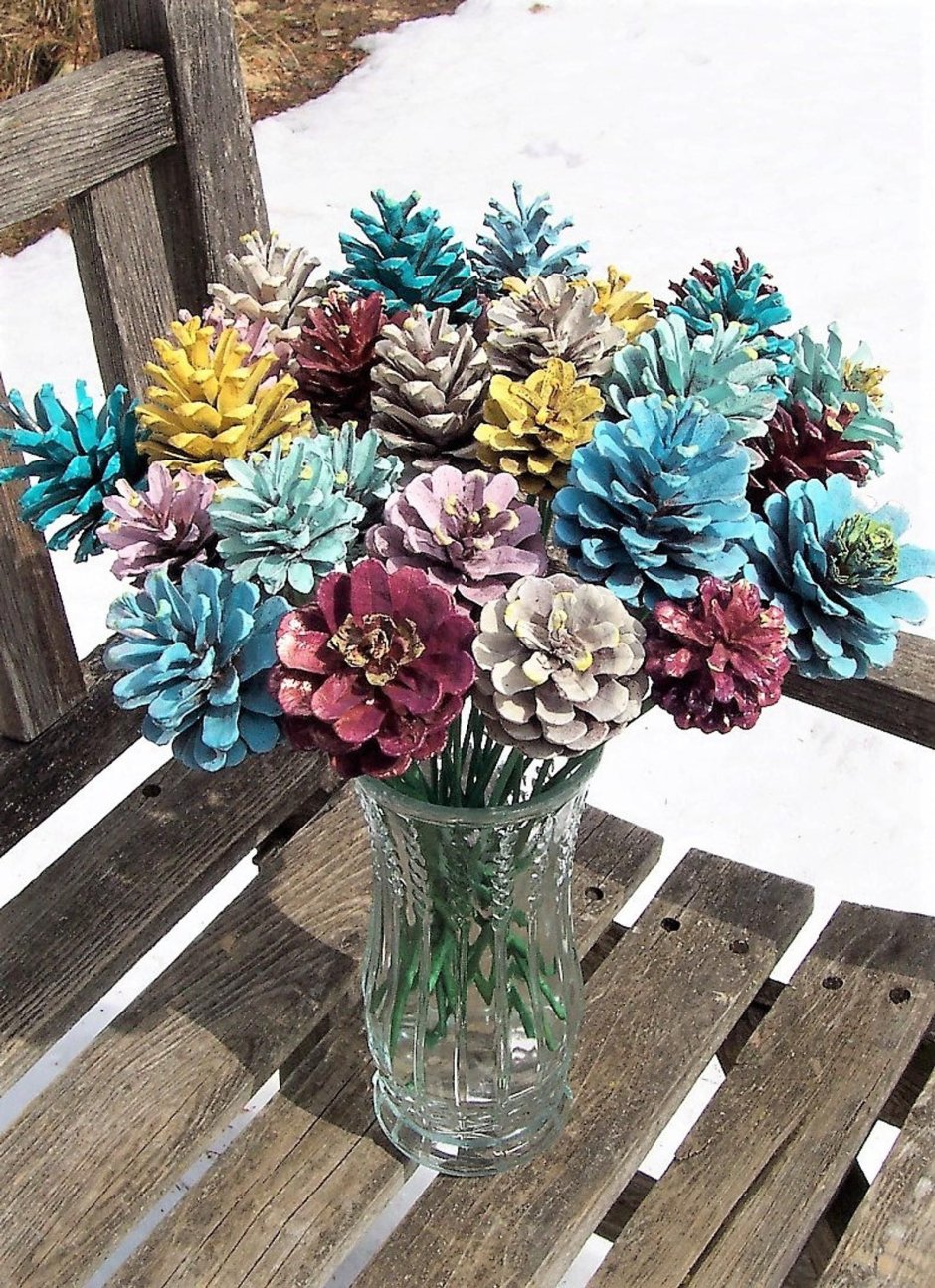 Новогодний декор с шишками