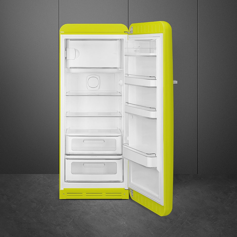 Холодильник Смег в интерьере кухни