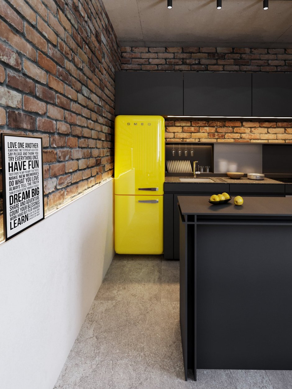 Желтый холодильник