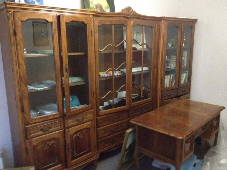 Румынская стенка Ренессанс из дуба