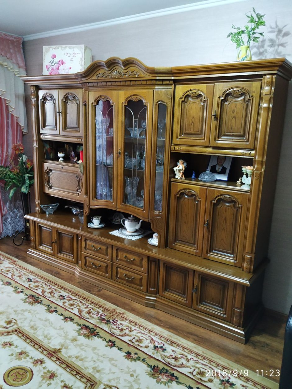 Стенка сервант 2002