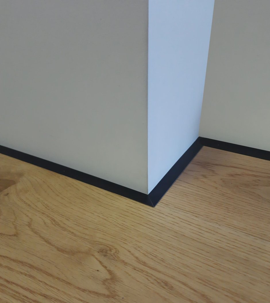 Butech Pro-Skirting led White