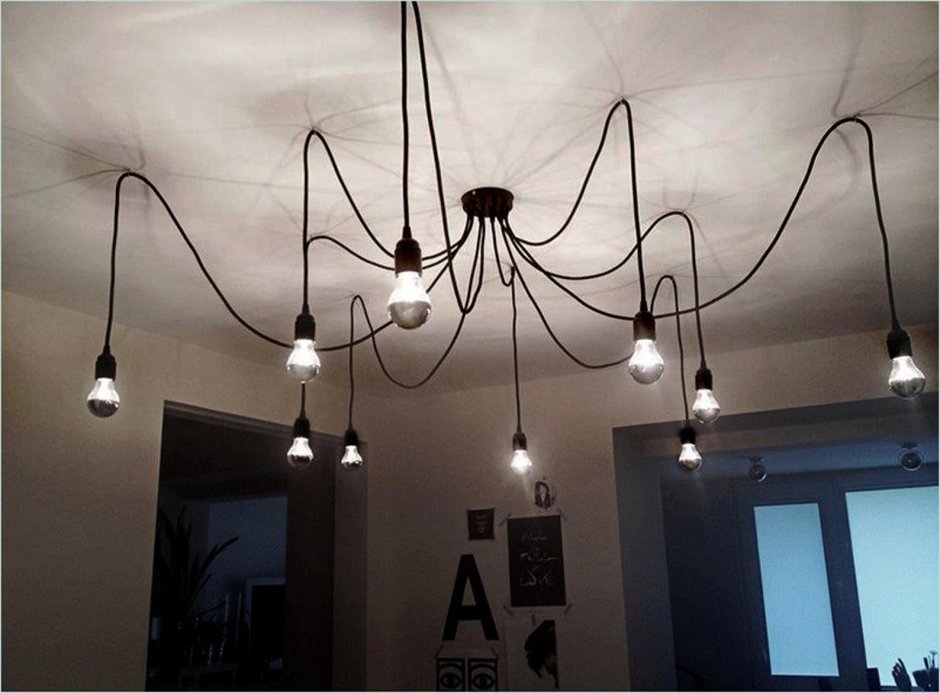 Светильники с проводами по потолку