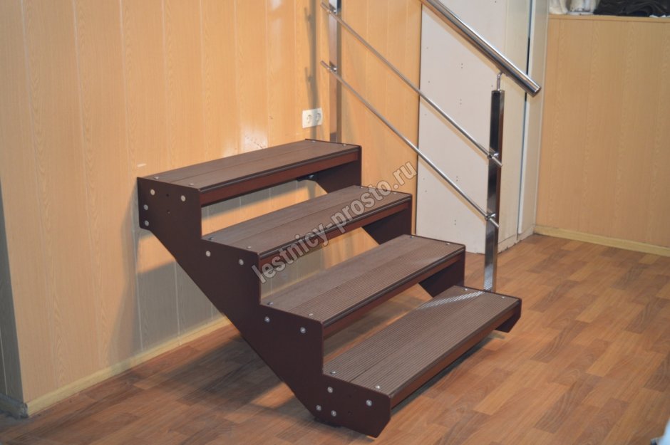 Моделирование металлической лестницы