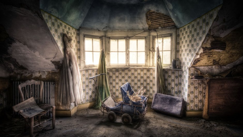 Мрачная комната