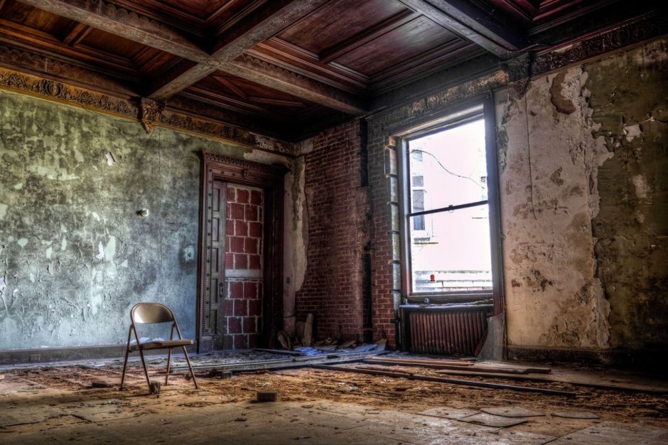 Заброшенная мебель