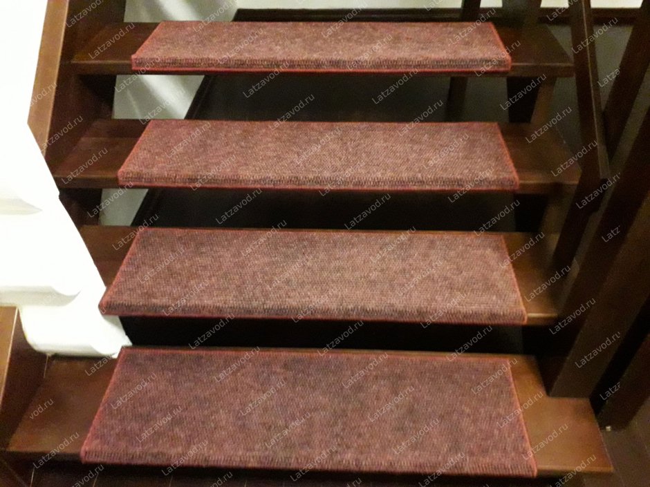 Накладки на ступени лестницы