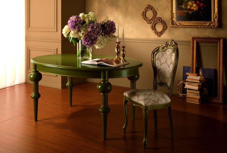 Стол в интерьере