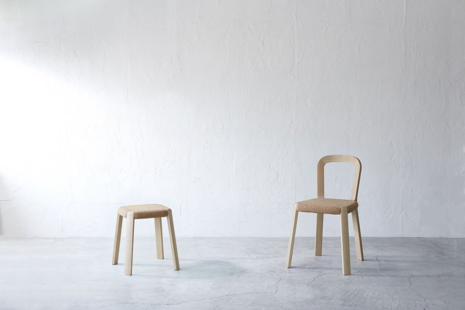 Кресла и столик в гостиную