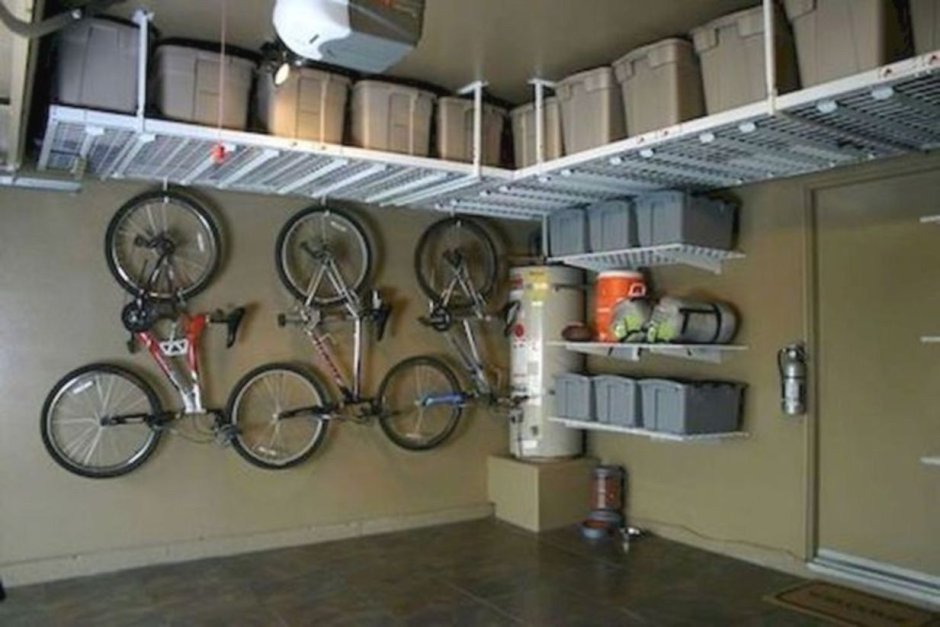Удобные стеллажи в гараже