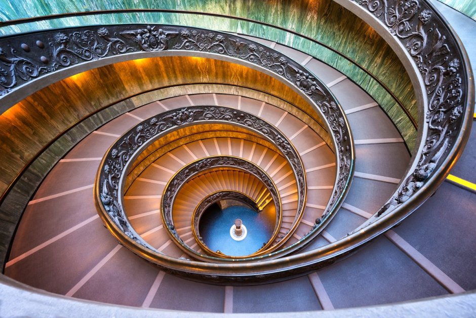 Лестница Ватикан круговая