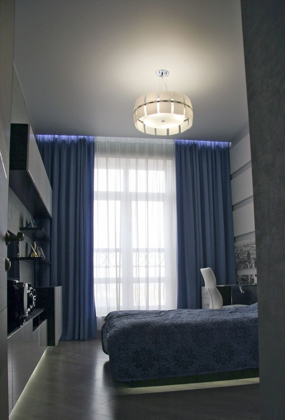 Шторы из потолка с подсветкой