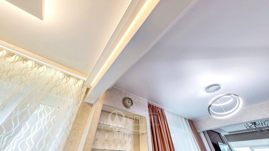 Красивые гардины для зала при натяжных потолках