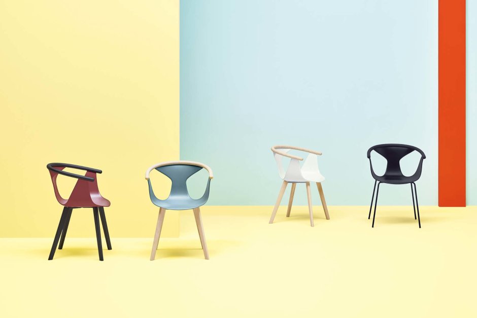 Современные пластиковые стулья