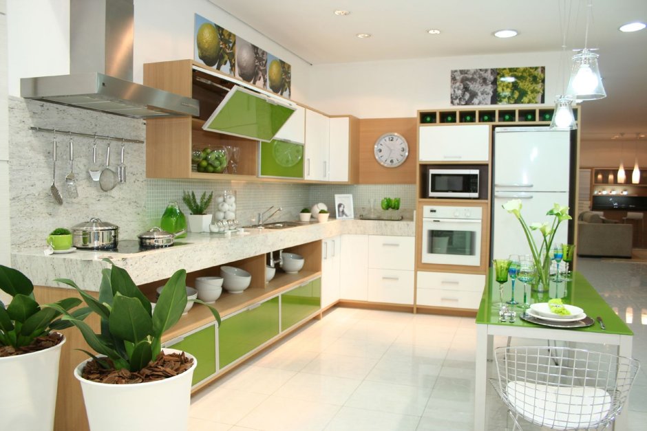 Кухня в бело зеленых тонах