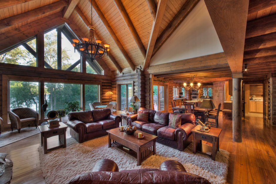 Дом из камня и дерева