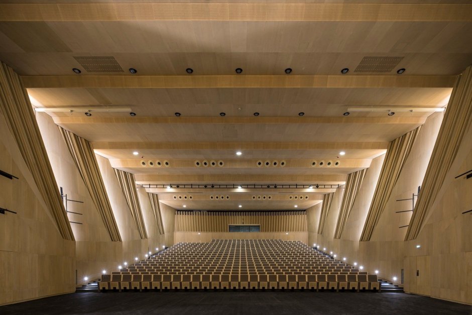 “Auditorium and Music Centre”, Барселона, Испания, .