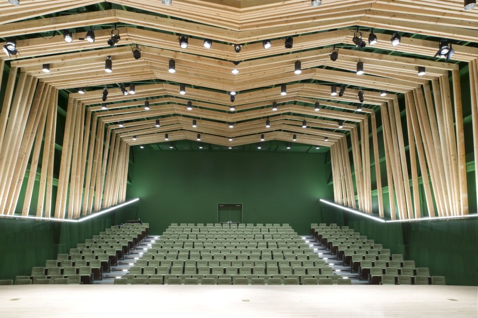 Концертный зал Concert Hall
