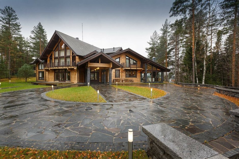 Фасад деревянного дома