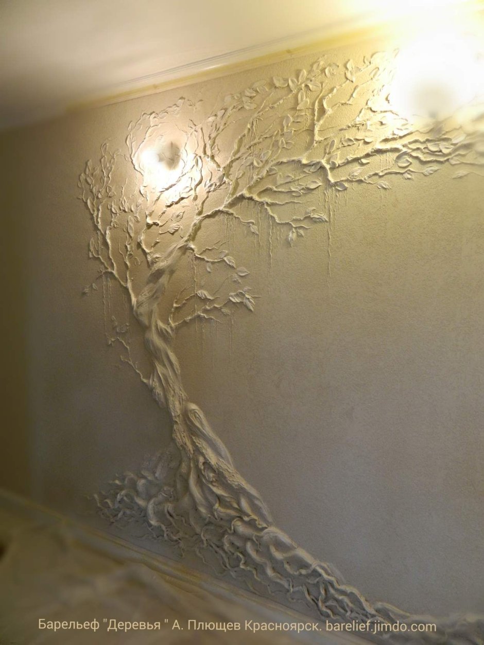 Барельеф дерево на стене