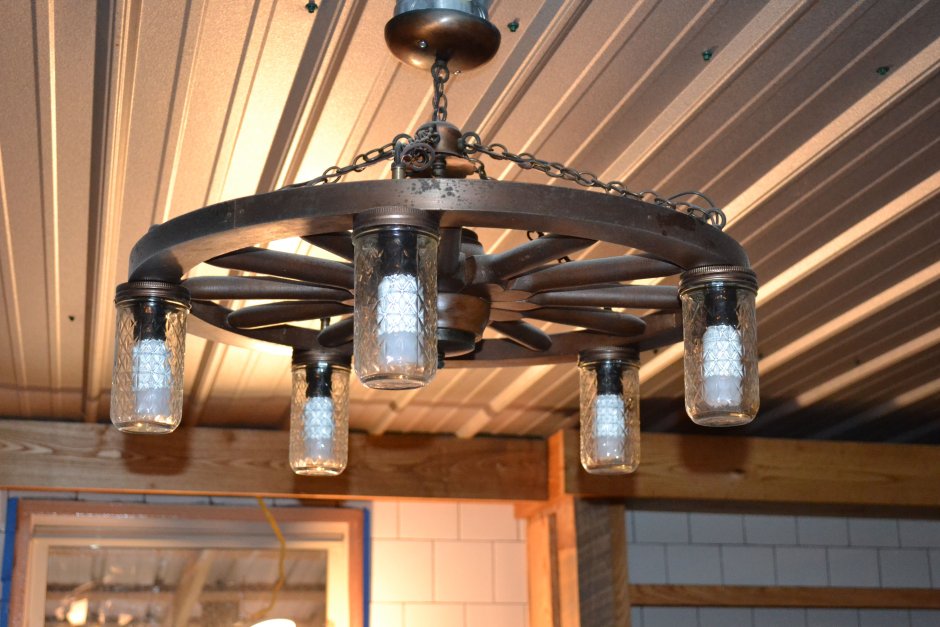 Люстра из Каретного колеса