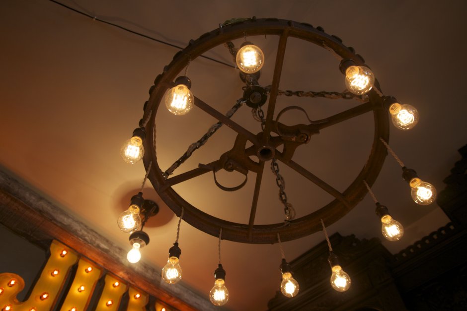 Ретро люстры колесо