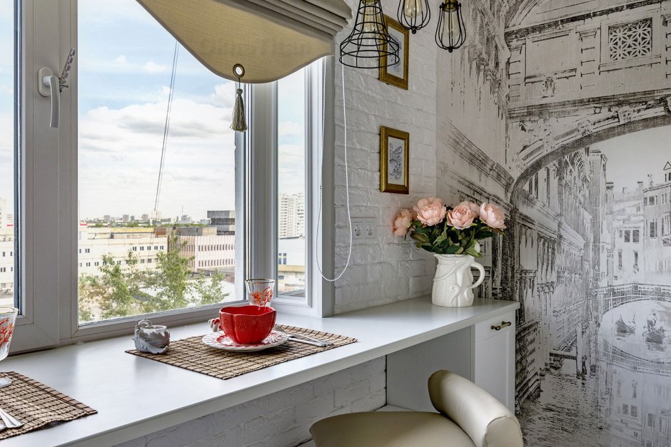 Красивый уютный балкон