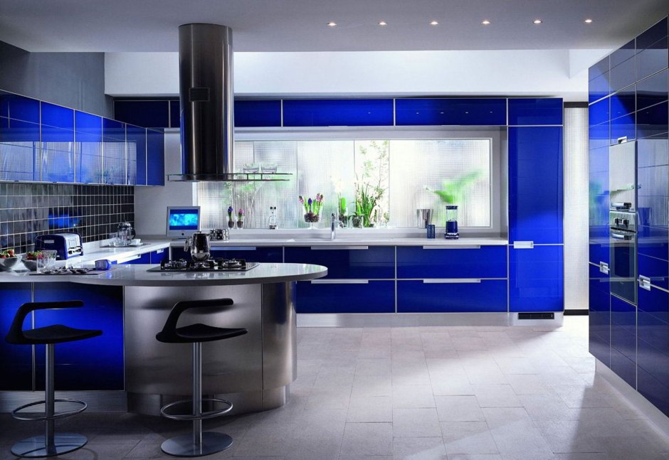 Кухонный гарнитур синий с деревом